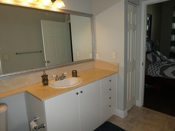 4th image of 806 E Windward Way Ph 7