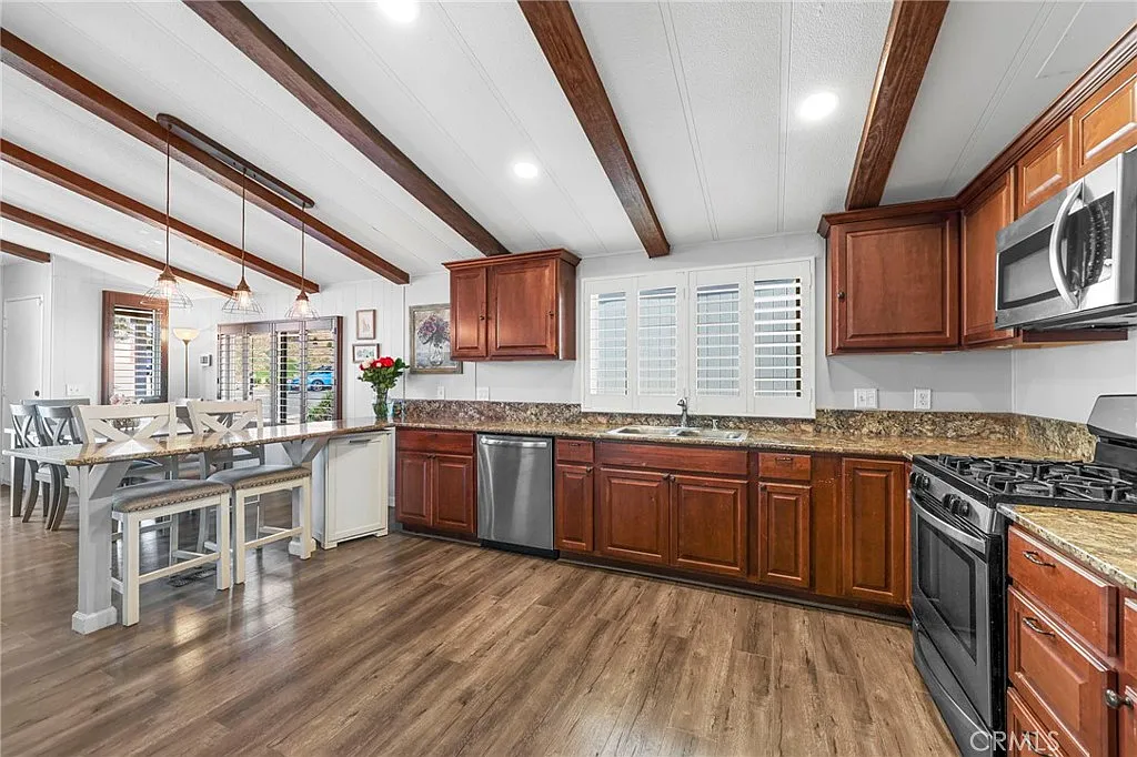 3 bed, 1440 sqft, $2,750 — Photo 3