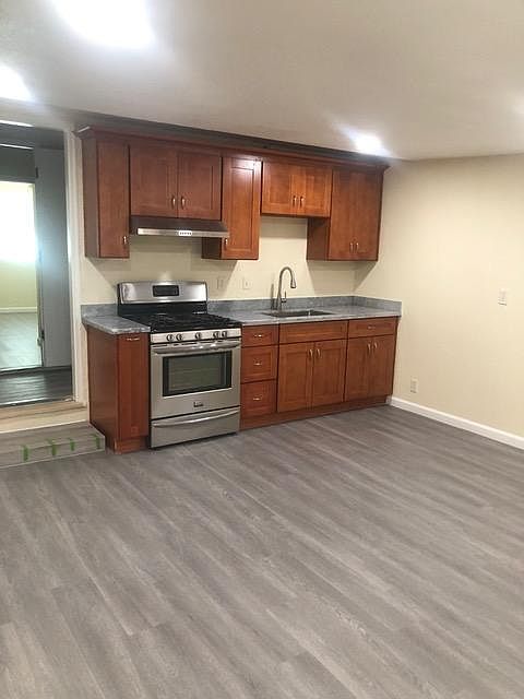 1st image of 805 E Main Ave