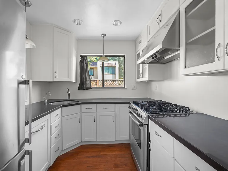 472 N Winchester Blvd — Photo 15