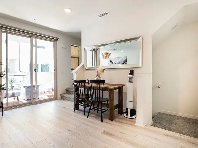 1574 Topeka Ave — Photo 15