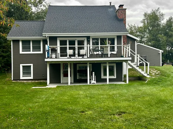 12620 Gregware Dr NE, Sand Lake, MI 49343