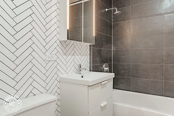 Rented by MySpaceNYC | media 26