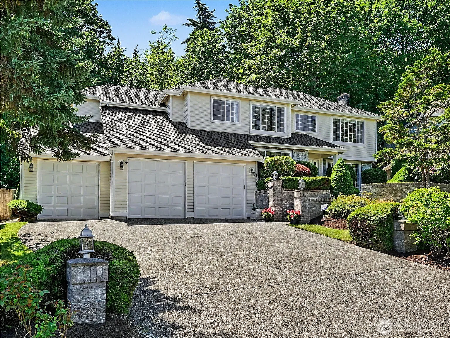 4 bed, 3010 sqft, $5,200 — Photo 1