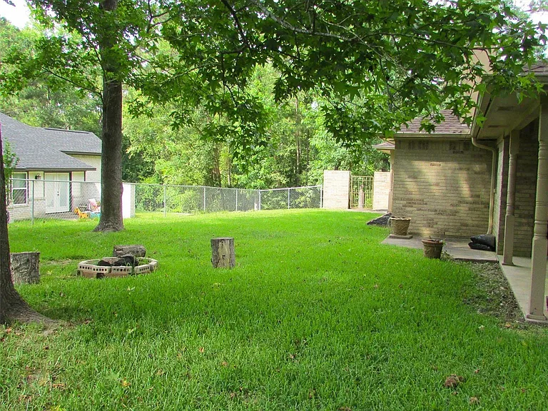 2232 Azalea Cir — Photo 2