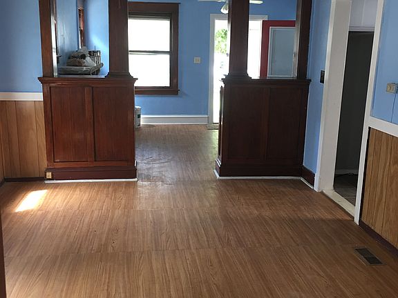 4th image of 2801 E 6th St