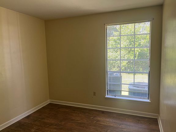 5th image of 1032A Carriage Dr