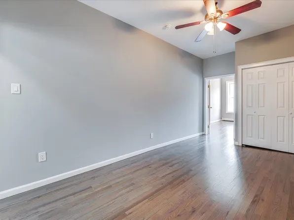 402 Grand Street image 12 of 20