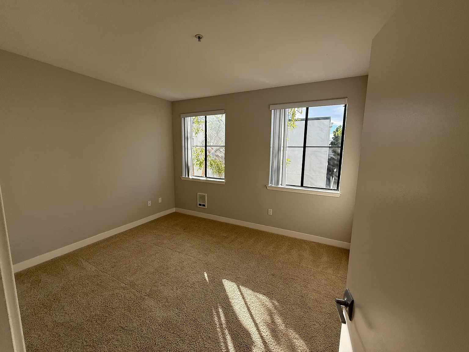 1 bed, 1425 sqft, $1,950 — Photo 1