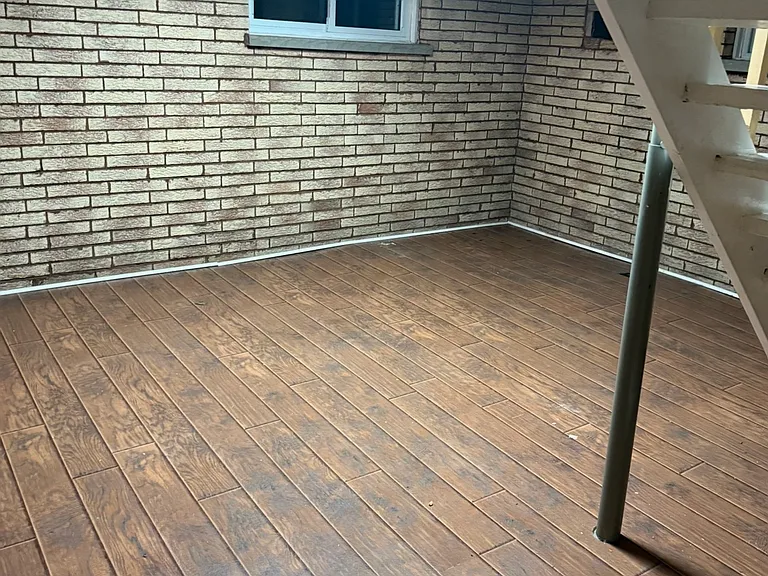 Brenda Dr — Photo 20