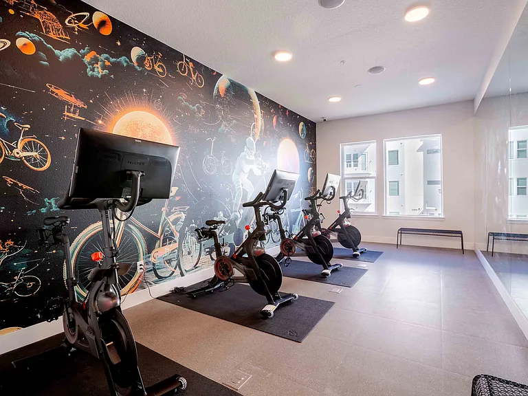 Cycling Studio Cirrus Apartments