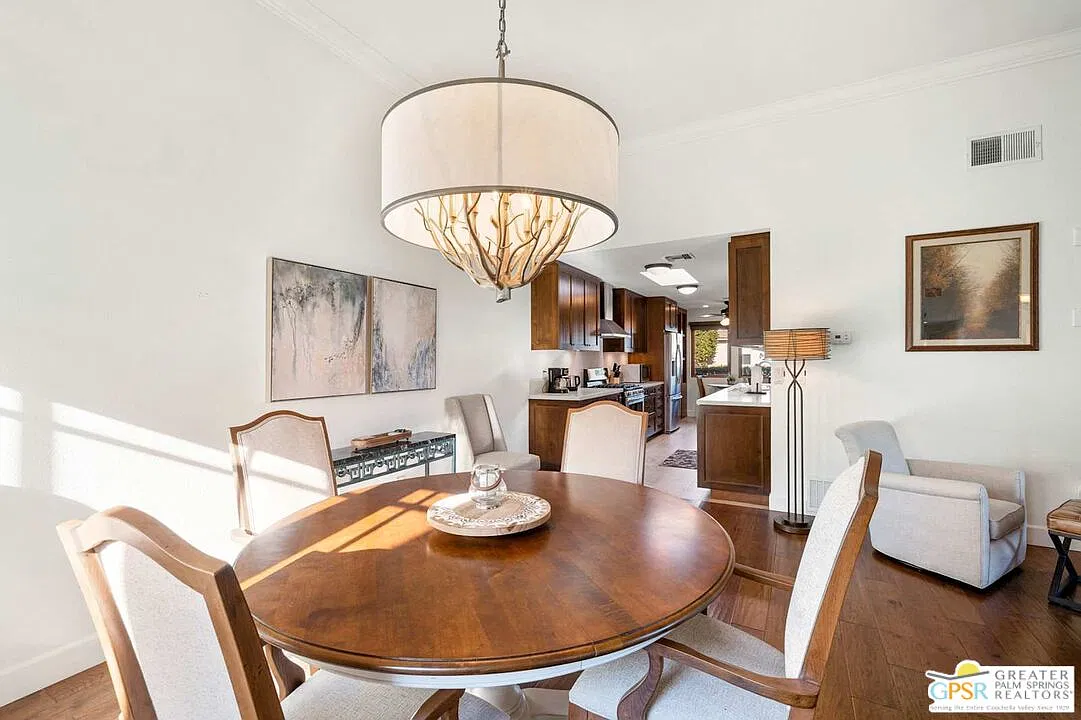 2 bed, 2.5 bath, 1947 sqft, $7,450 — Photo 3