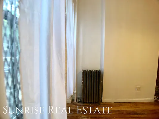 Rented by Sunrise Real Estate | media 33