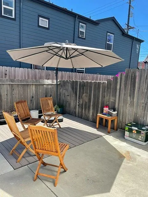 2 bed, 985 sqft, $3,300 — Photo 3