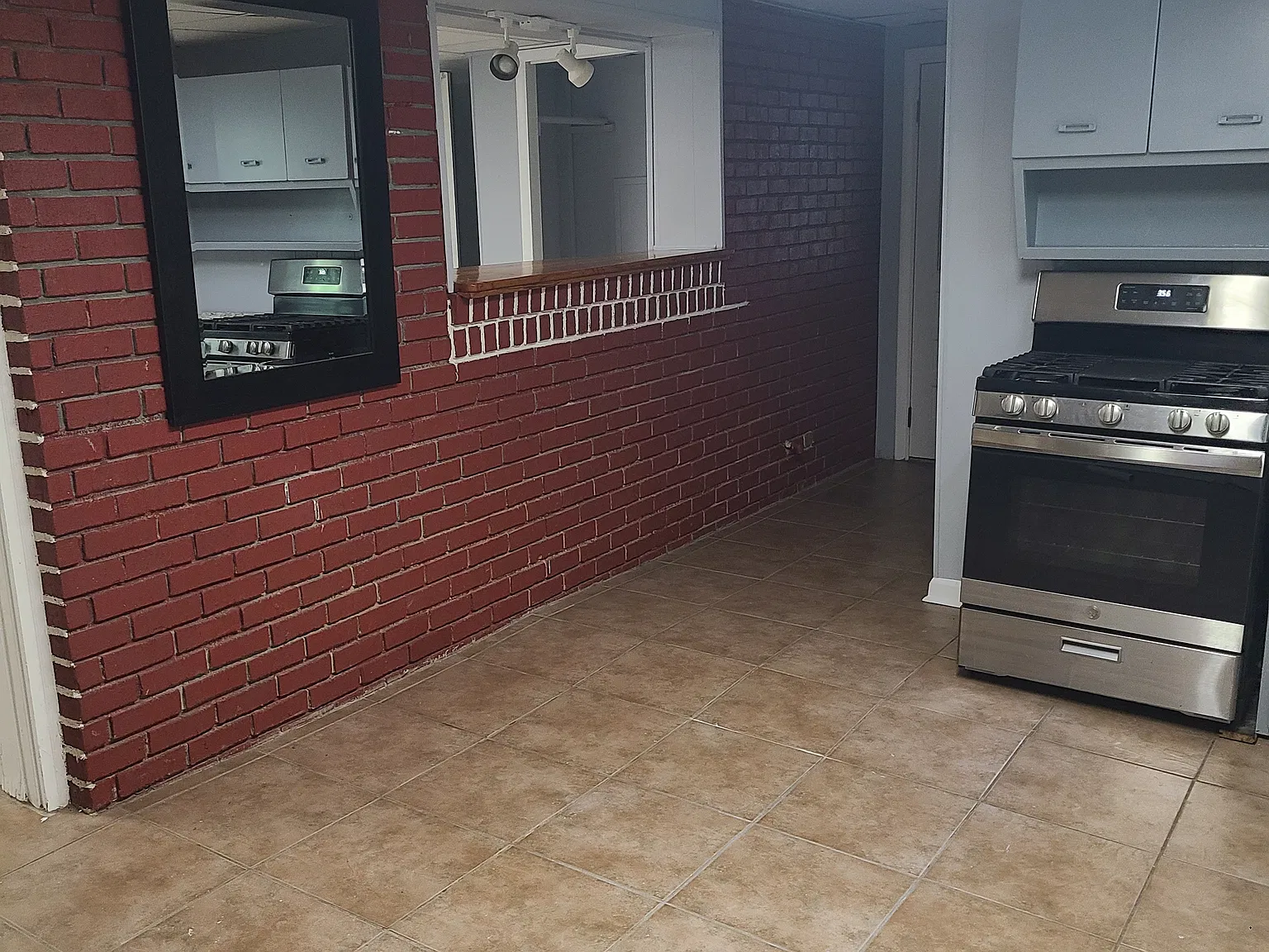 2 bed, 1400 sqft, $1,200 — Photo 4