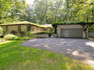 112 Bentwood Dr, Stamford, CT 06903