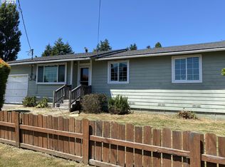 829 Pioneer Rd, Brookings, OR 97415