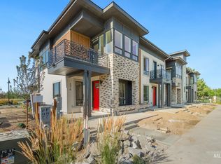 426 E Presidio Ln, Eagle, ID 83709