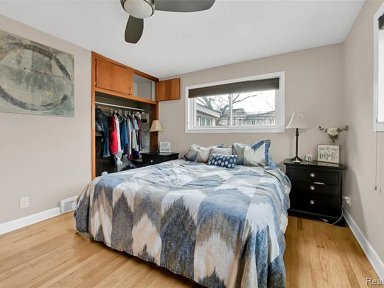 10070 Buckingham Ave — Photo 15