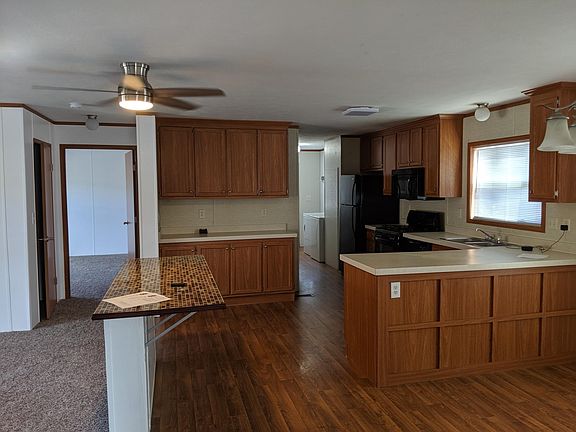 3rd image of 4844 Aspen St #88
