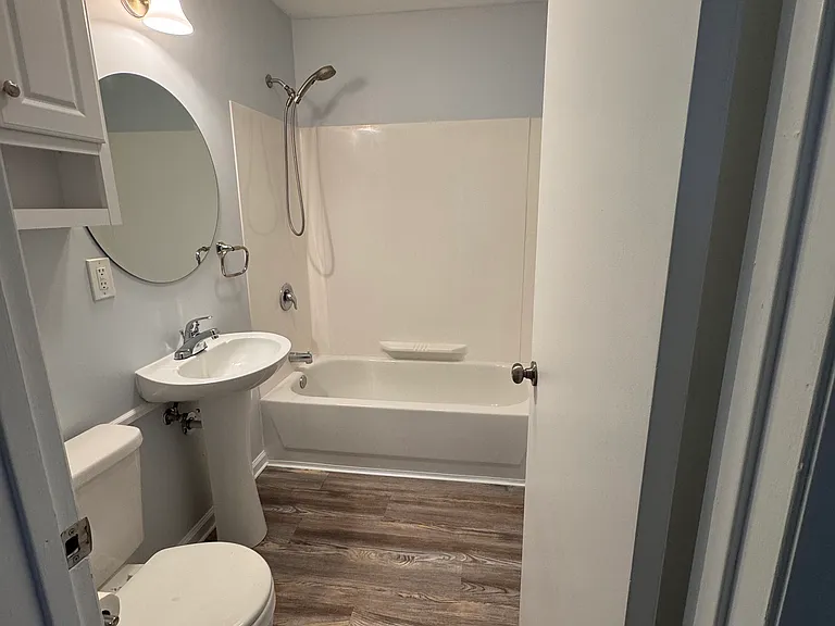 112 E Sheridan St #114 — Photo 8