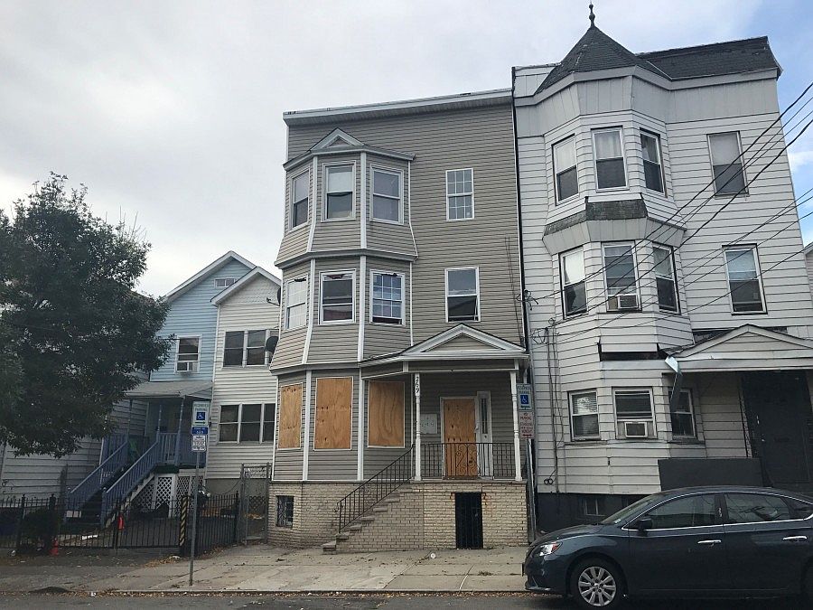 1st image of 269 Littleton Ave