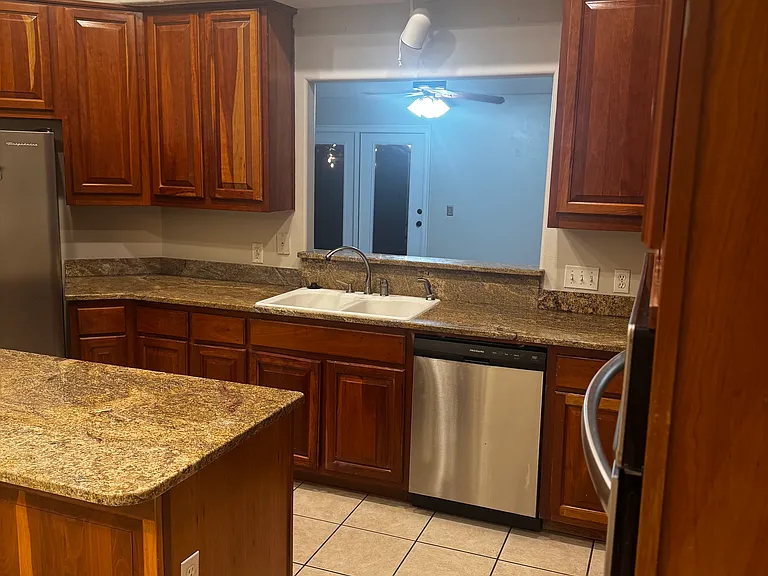 2096 Bella Breeze Ct — Photo 5