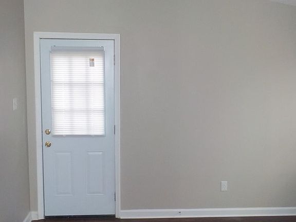 4th image of 5072 Christopher Ave