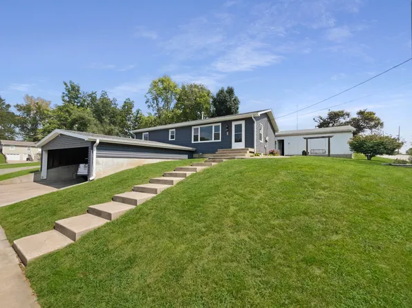 105 S Hale St, Carrollton, MO 64633