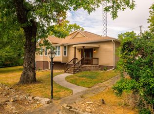 113 Lyerly St, Lookout Mountain, TN 37350