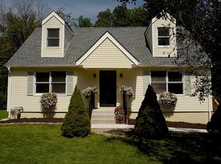 5 Hidden View Dr, Walden, NY 12586