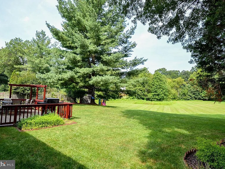 13527 Point Pleasant Dr — Photo 27
