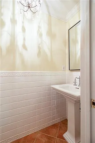 1410 Carrollton Ave — Photo 7