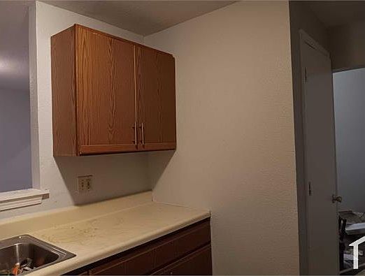 4th image of 5714 Mersington Ave #1