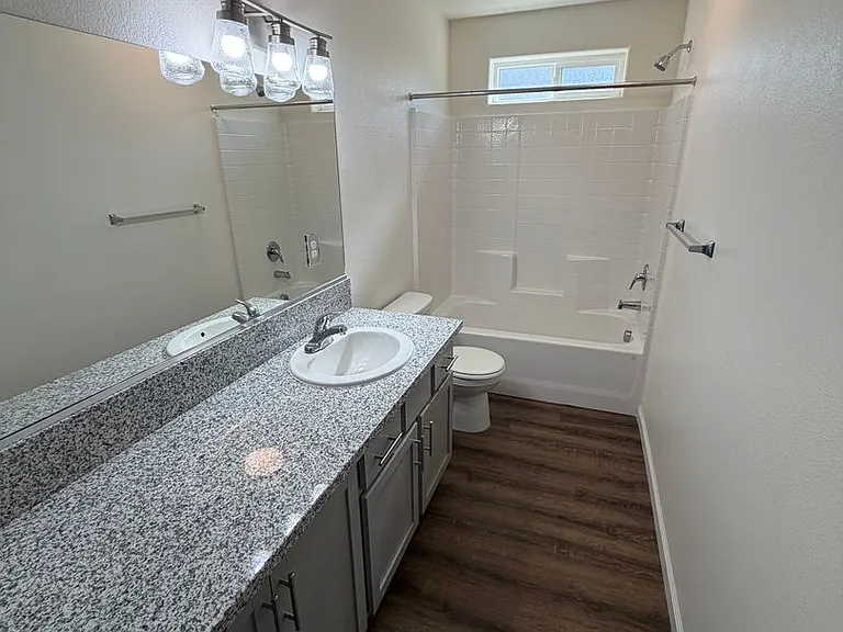2450 W Park Dr — Photo 8