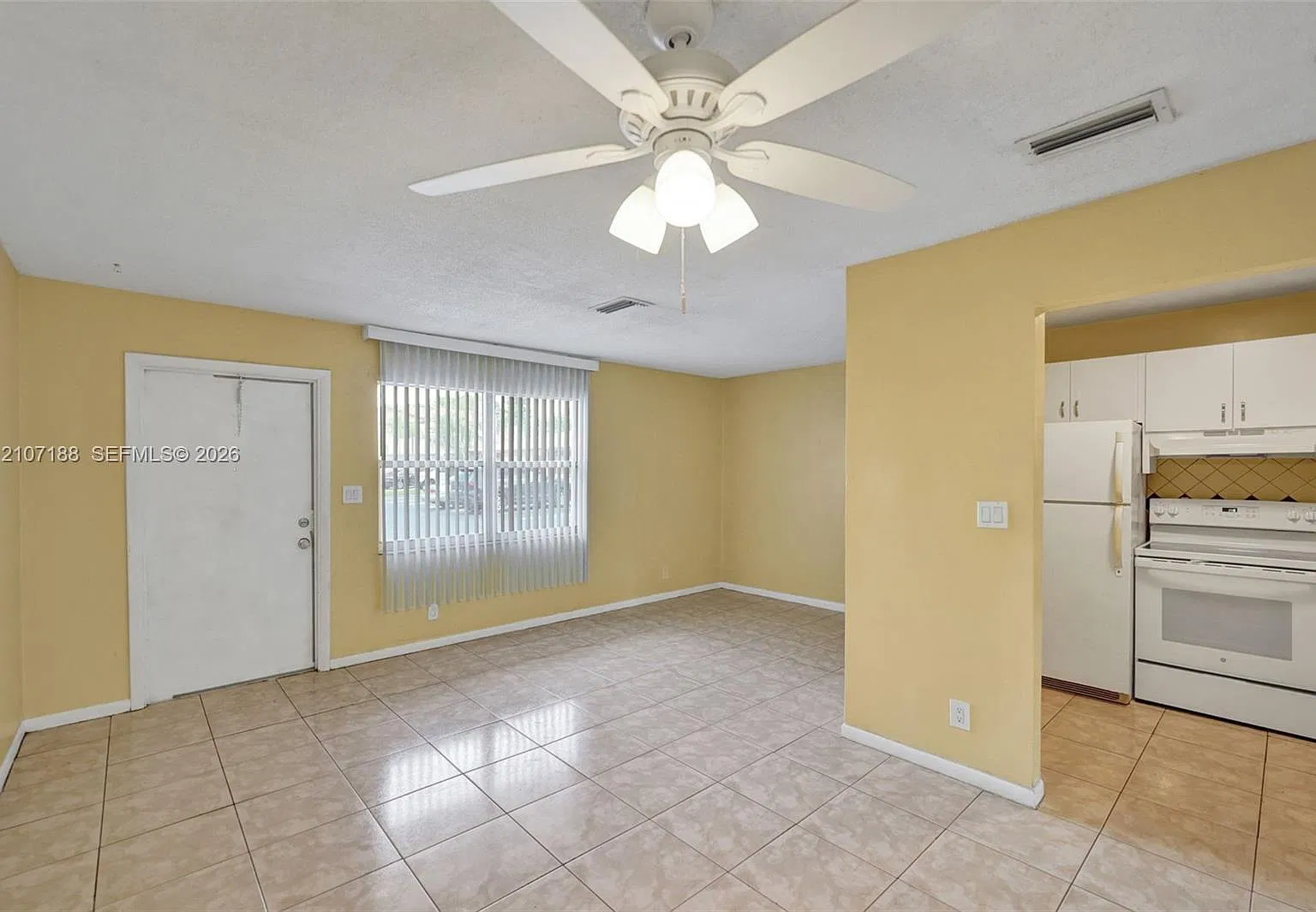 Coral Springs Lakes — Photo 2
