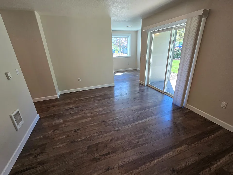 231 Pioneer Dr #251-F