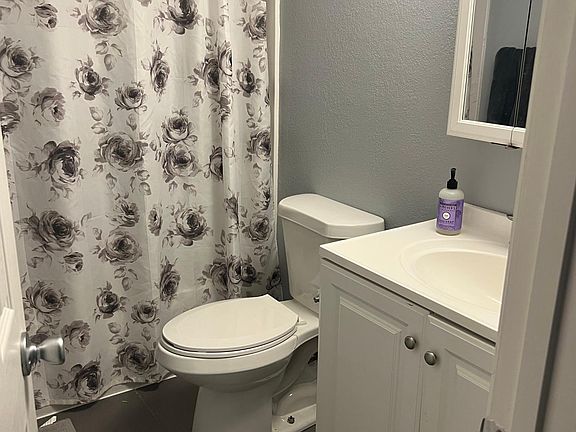 2nd image of 2811 Pembroke Ln #11
