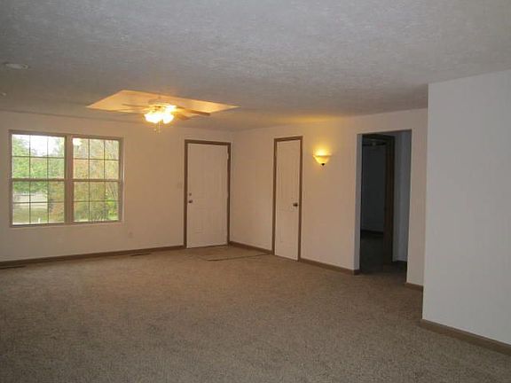2nd image of 2654 E Cragmont St