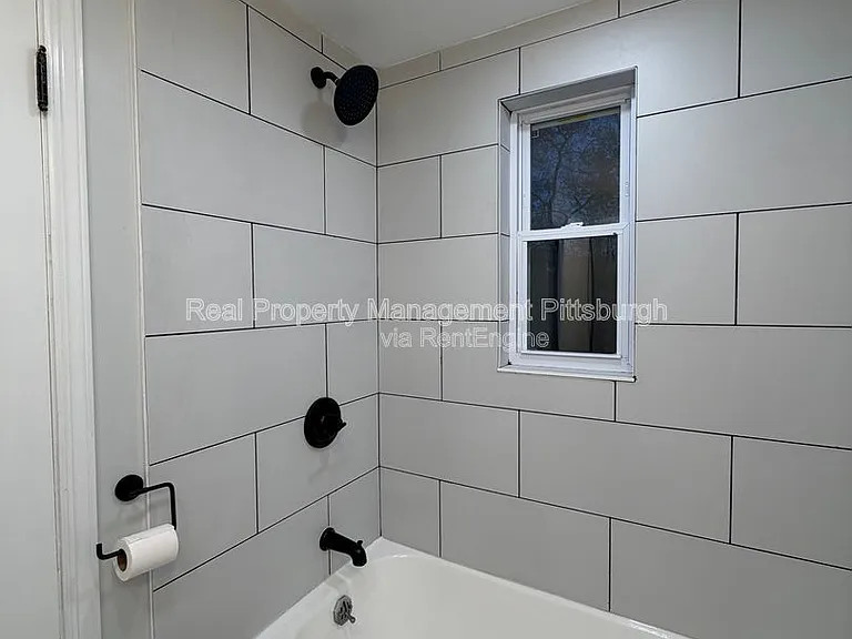 1053 Edward Dr — Photo 11