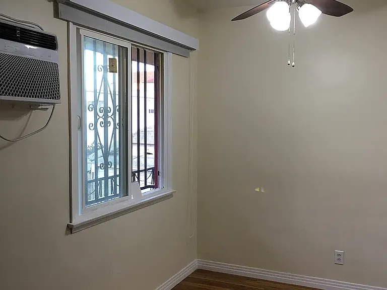 1736 N Kenmore Ave #1 — Photo 3