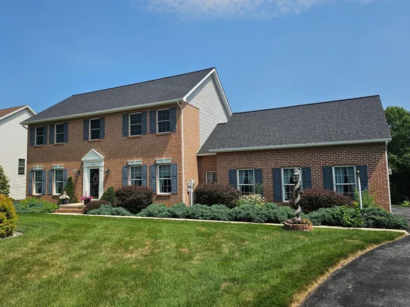 6437 Bellhurst Dr, Chambersburg, PA 17202
