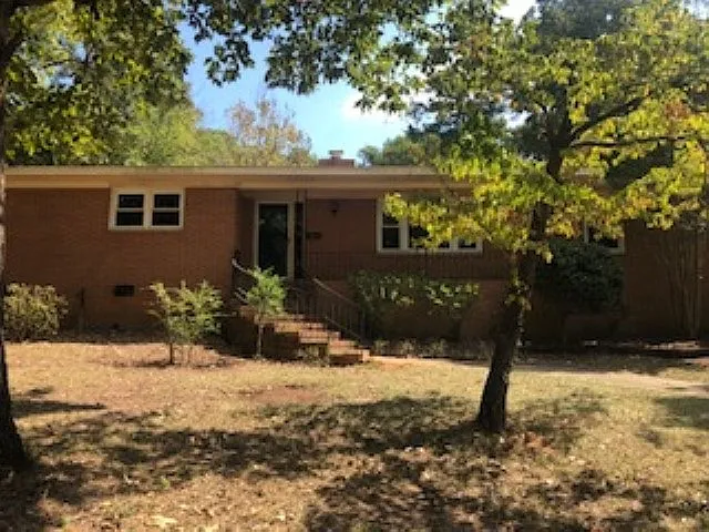 108 Kay Dr photo 1