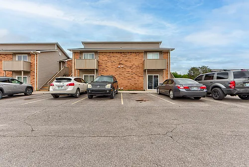 1331 Glen Oaks Ct #4 Photo 1