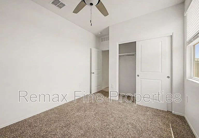 1566 E Fletcher Dr — Photo 19