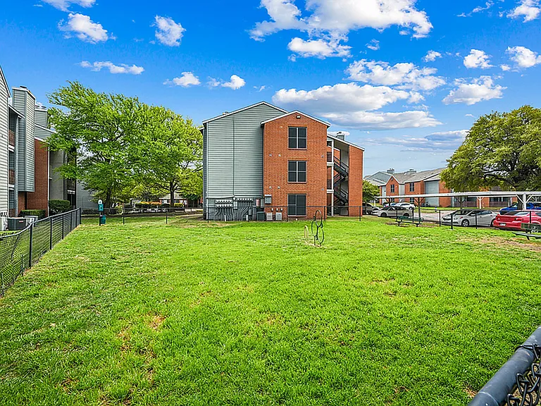 Westmoor Apartment Homes — Photo 67