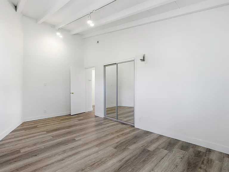 4418 Vantage Ave #1 — Photo 5