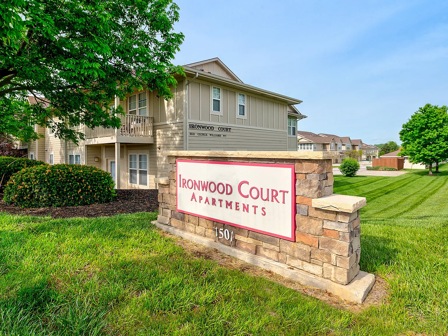 Ironwood Apartments and Townhomes — Photo 4