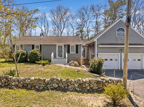 5 Bowler Rd, Wareham, MA 02571
