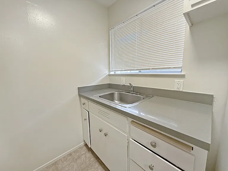 3600 Dimond — Photo 10